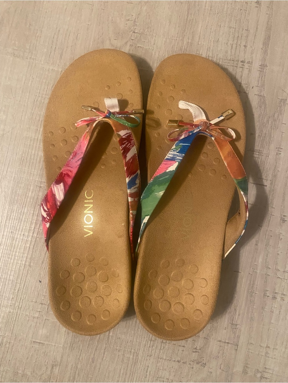 Vionic Bella II Floral Thong Sandals